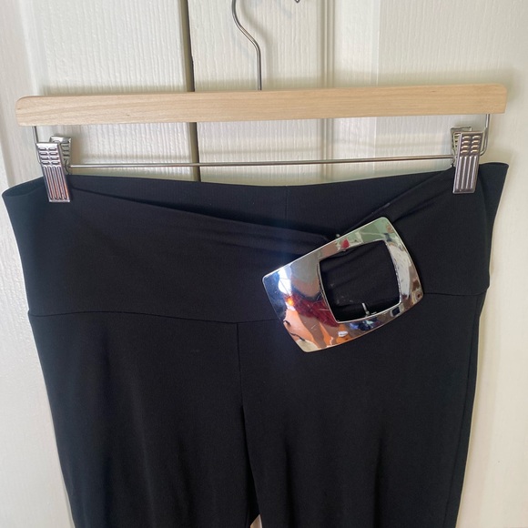 Low waisted black flares with metal belt - Picture 2 of 4